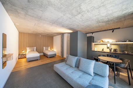 Apartment Large without Balcony | Hypo-allergenic bedding, individually decorated, individually furnished