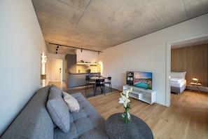 Apartment Extra Large with one seperate Bedroom and Balcony | Seprai antialergi dan didekorasi berbeda-beda