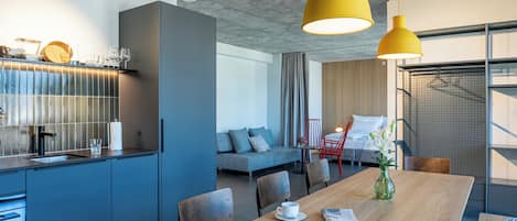 Apartment Large without Balcony | Hypo-allergenic bedding, individually decorated, individually furnished