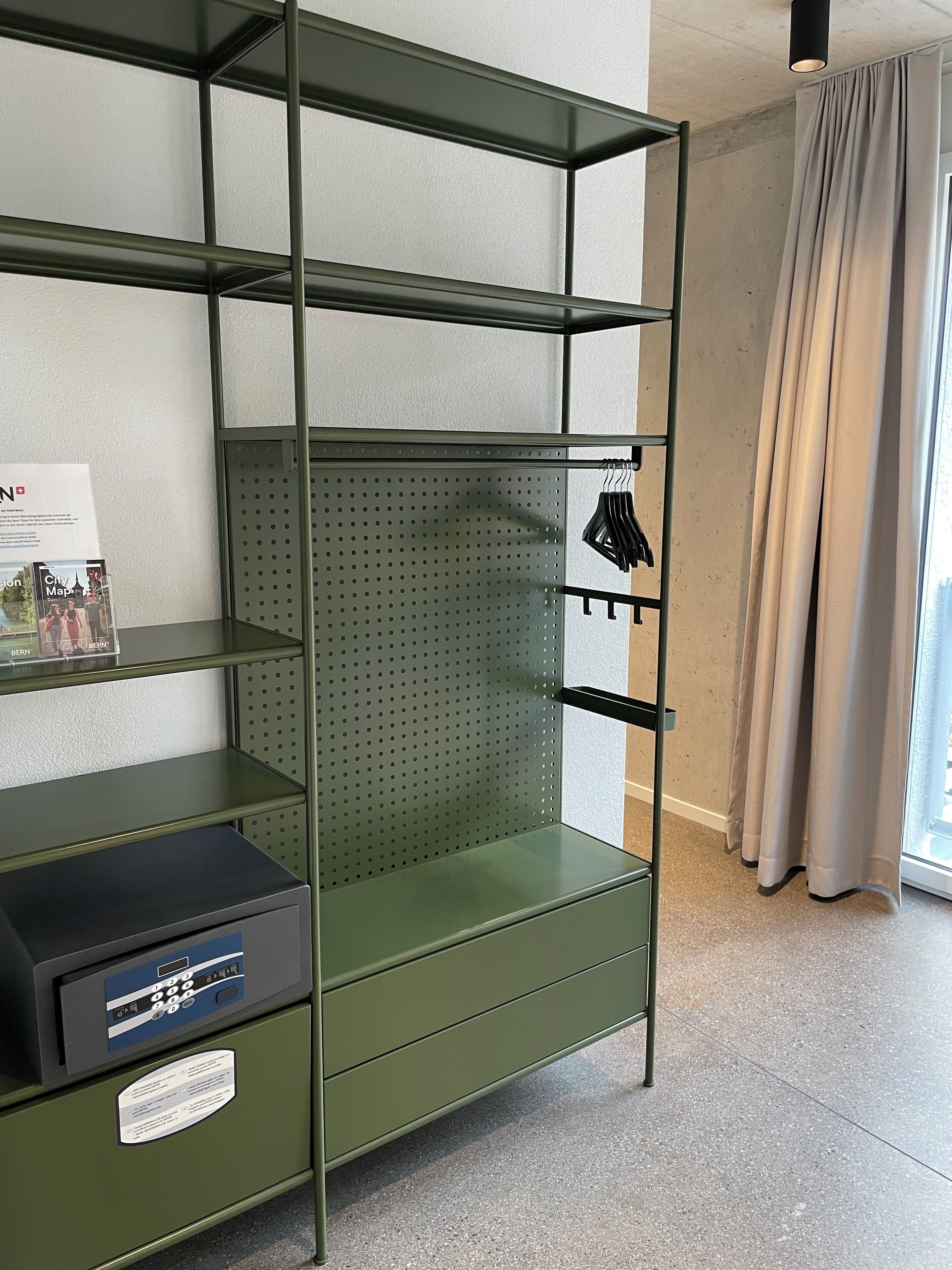 Apartment Medium barrierfree with Balcony | Allergitestade sängkläder, individuell inredning och unika möbler