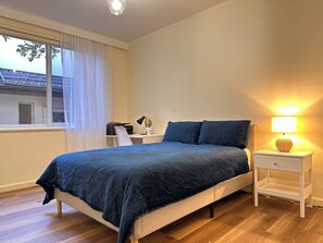 2 bedrooms, desk, iron/ironing board, free WiFi