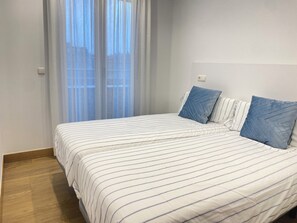 2 sovrum, strykjärn/strykbräda, gratis wi-fi och sängkläder