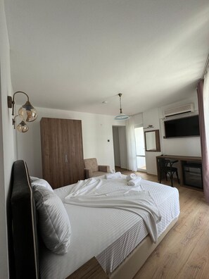 Habitación estándar, vistas al jardín | Sábanas de algodón egipcio y ropa de cama de alta calidad