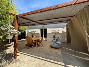 Outdoor dining - Appartement Henri (LINGUIZZETTA)