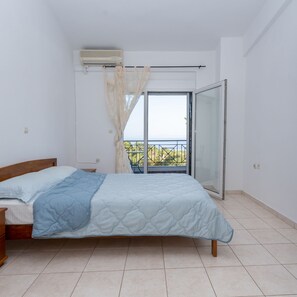 House, Accessible, Smoking | 2 bedrooms, soundproofing