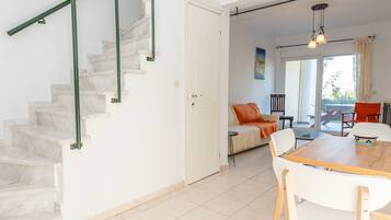 House, Accessible, Smoking | 2 bedrooms, soundproofing