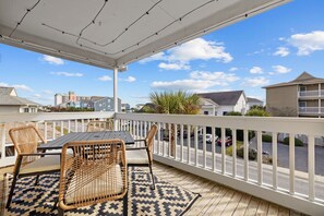Outdoor dining - Steps to Sand & NEW Surfside Pier!!-Top Floor-Parking-2 Private Balconies-  (Surfside Beach)