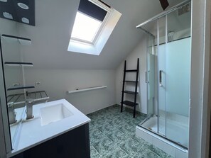 Towels, soap, toilet paper