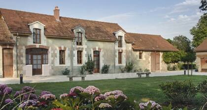 8 Bedroom Private vacation home in Thésée