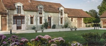 8 Bedroom Private vacation home in Thésée