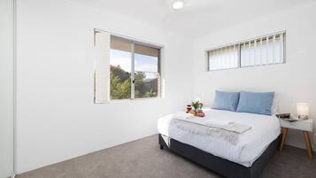 2 bedrooms, iron/ironing board, WiFi, bed sheets