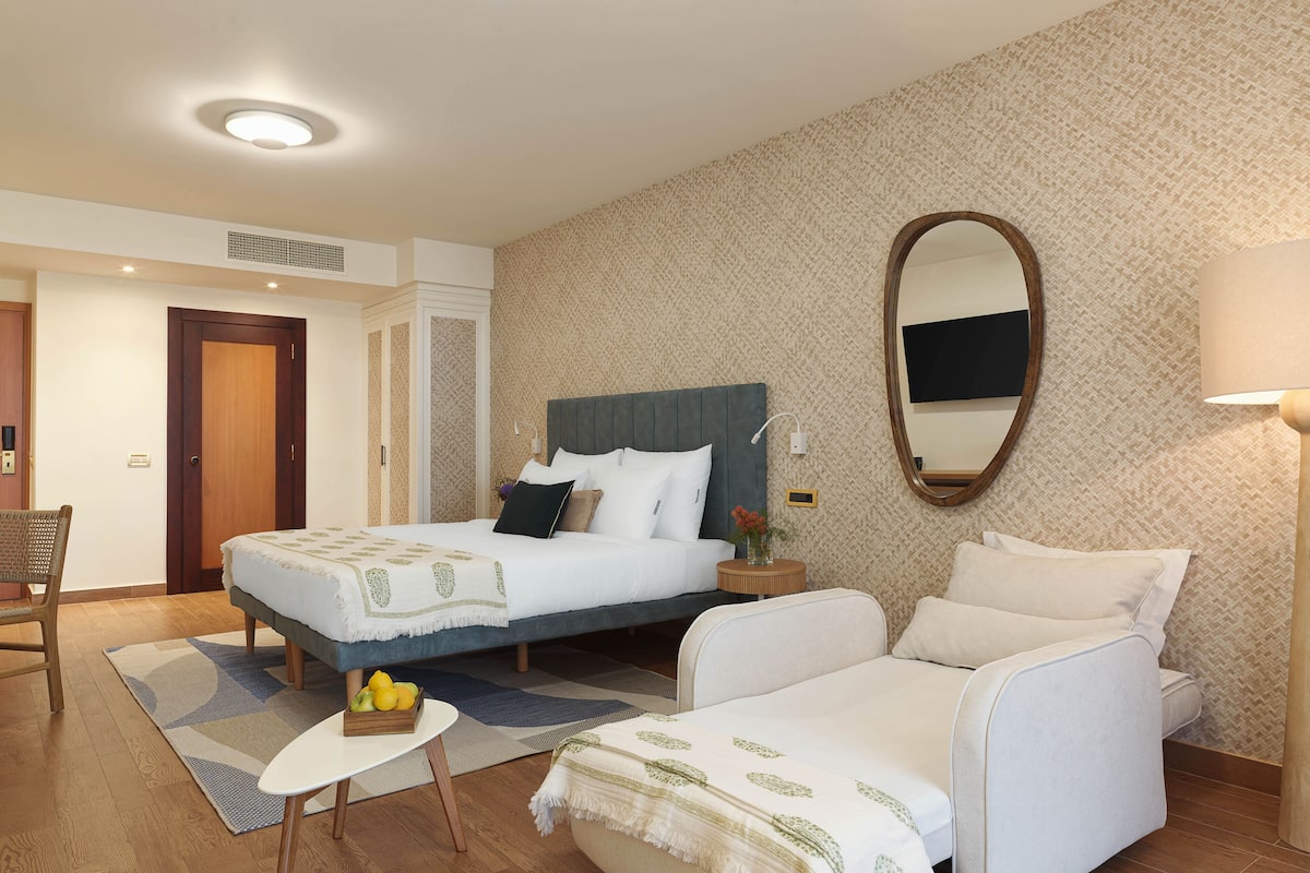 1 chambre, coffre-fort, bureau, rideaux dâobscurcissement