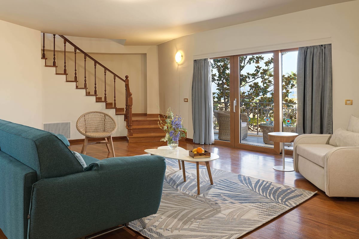 Suite majestueuse, balcon, vue sur la mer | 1 chambre, coffre-fort, bureau, rideaux dâobscurcissement