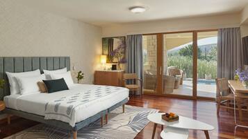 Executive Double Room, Private Pool | In-room safe, desk, blackout drapes, soundproofing