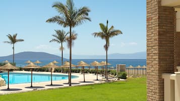 Family Double or Twin Room, Balcony, Sea View | Pool