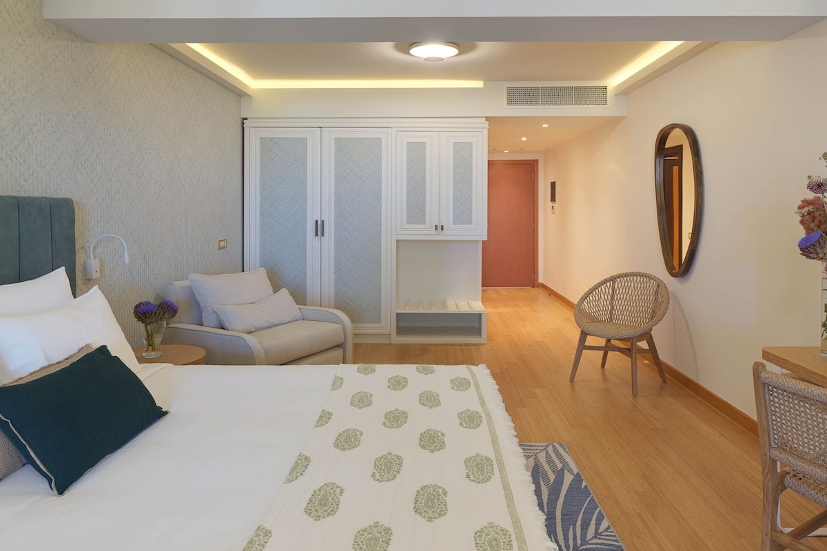 Junior Suite Sea view with Private Pool | 1 chambre, coffre-fort, bureau, rideaux dâobscurcissement