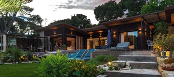 Luxury seaside villa