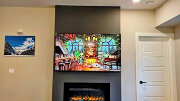 TV connectée, cheminée