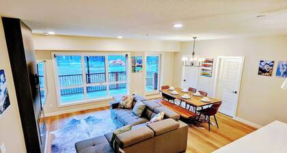 Escape to the Canadian Rockies Retreat! Large Family Sized Condo near Canmore!