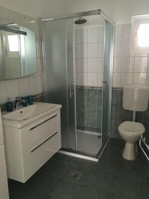 Appartement (Apartman Daniela - Two Bedroom Apartm) | Salle de bain | Douche