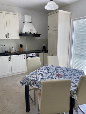 Leilighet (Apartman Daniela - Two Bedroom Apartm) | Spisestue