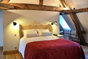 10 chambres, fer et planche à repasser, Wi-Fi, draps fournis