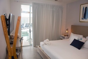 Iron/ironing board, WiFi, bed sheets