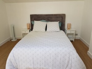 2 bedrooms, iron/ironing board, WiFi, bed sheets - 2 bedroom apartment in saint-georges-de-didonne (Saint-Georges-de-Didonne)