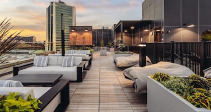 Stamford Grand Apartment