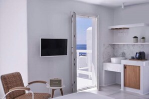 Living area - Boho Sea View Suite Outdoor Jacuzzi (Mykonos)
