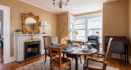 Stylish comfortable period feature 2 bed - Sun drenched - Free parking