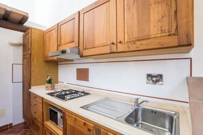 Private kitchen - Agriturismo Sant' Elmira: Goditi la Vasca Idromassaggio Esterna (Montescudaio)