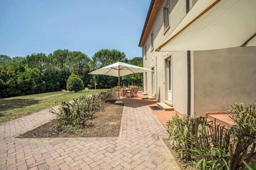 Agriturismo Sant' Elmira: Goditi la Vasca Idromassaggio Esterna