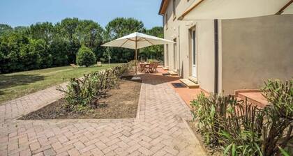 Agriturismo Sant' Elmira: Goditi la Vasca Idromassaggio Esterna