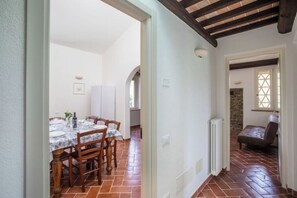 Interior - Agriturismo Sant'elmira - Apt. Allegra w. Jacuzzi (Montescudaio)