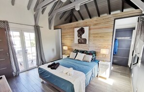 4 bedrooms, in-room safe, iron/ironing board, free WiFi