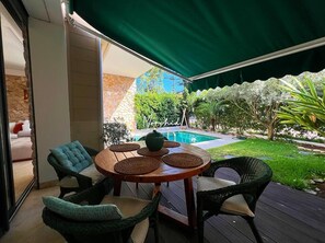 Outdoor dining - Golf villa (Bouskoura)