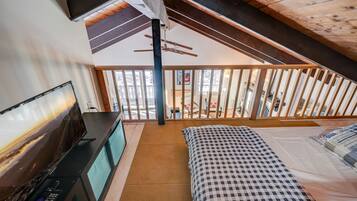 Iron/ironing board, free WiFi, bed sheets