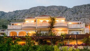 Front of property - Villa Ankora (Dugi Rat)