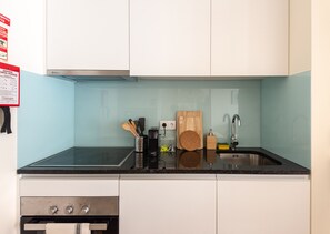 Apartment (0 Bedroom) | Interior - Foz003 · Light-filled Studio With Courtyard Garden (Porto)