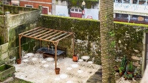 Unclassified image, 4 of 13, button - Antig3 - Casa Antiga Modista (Porto)