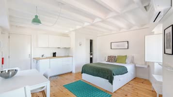 Apartment (0 Bedroom) | Interior