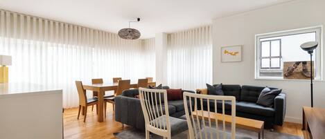 Apartment (3 Bedrooms) | Front of property