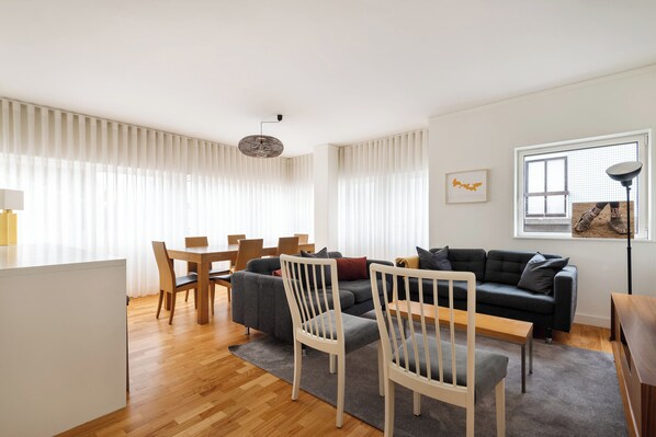 Apartment (3 Bedrooms) | Front of property