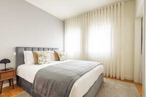 Apartment (1 Bedroom) | Interior - Acm032 Spacious 1BD +balcony (Porto)