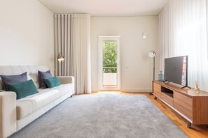 Apartment (1 Bedroom) | Interior - Acm032 Spacious 1BD +balcony (Porto)