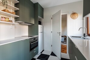 Apartment (3 Bedrooms) | Interior - Breinr · Trendy and Spacious 3BR Family Home (Porto)