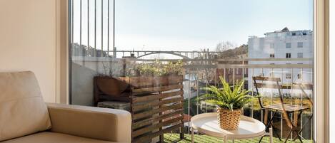 Apartment (2 Bedrooms) | Front of property