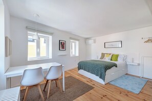 Apartment (0 Bedroom) | Front of property - Flora4 Flora Apartments, Studio on 2nd Floor (Porto)