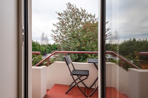 Interior - Acm034 Bombarda Homes, Spacious 1BR w/ Balcony (Porto)